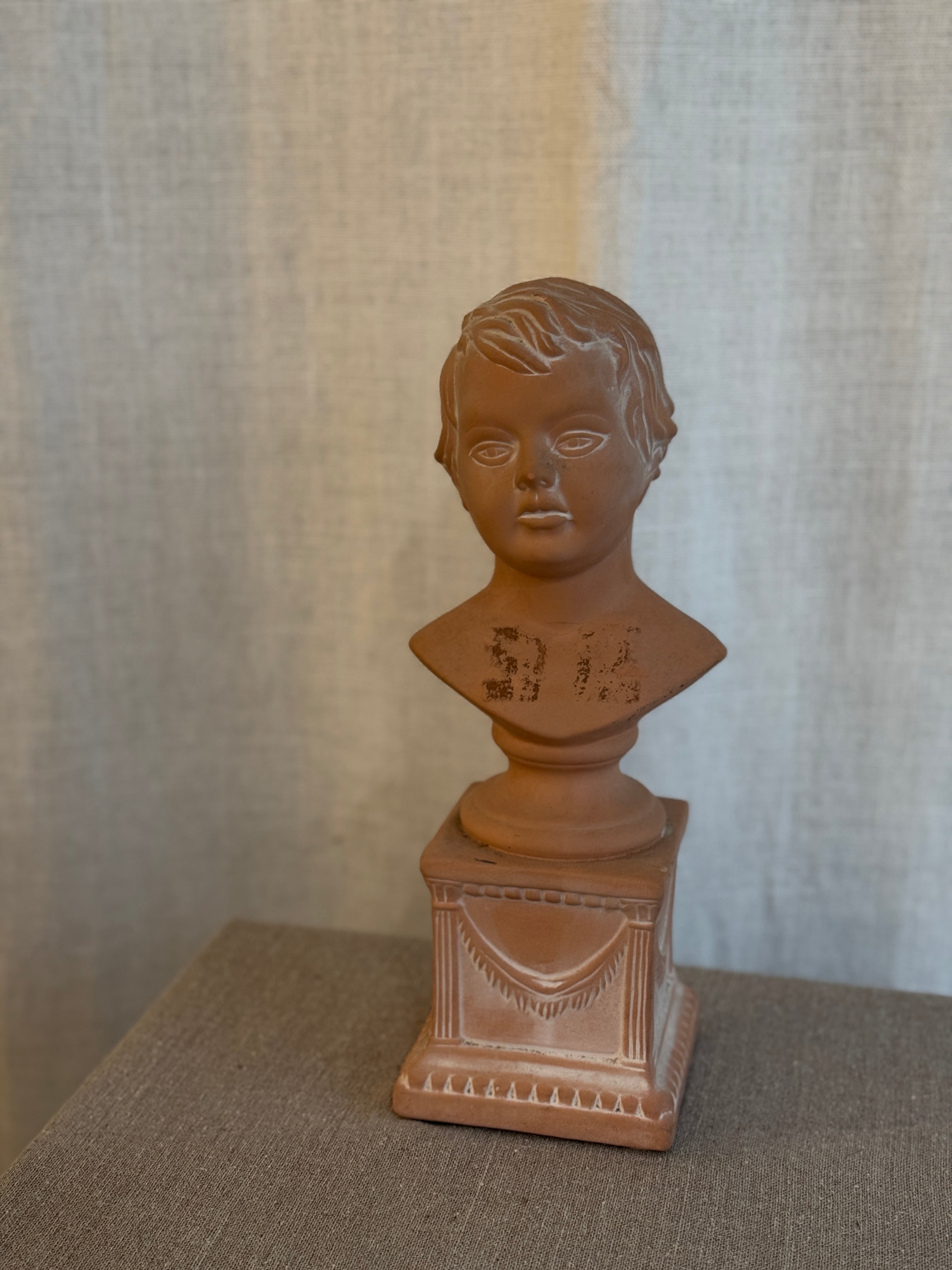 Byste Hode Terracottafarget