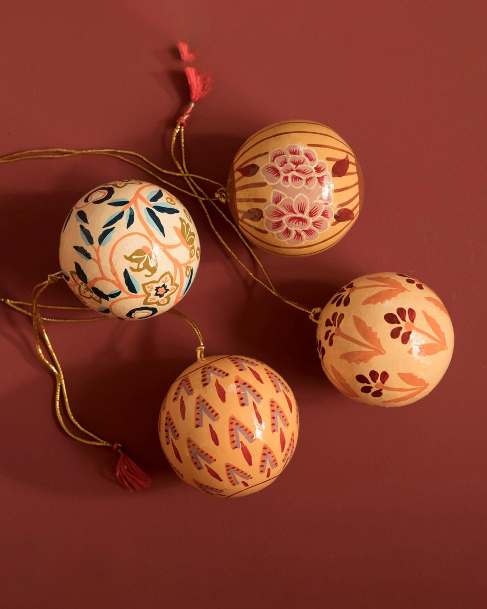 Julekule Håndmalt - Krem/Mønster Blått/Rosa