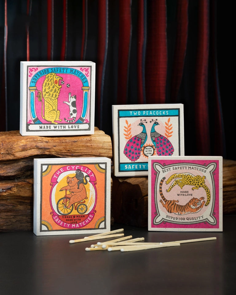 Big Cat, Little Cat - Fyrstikker