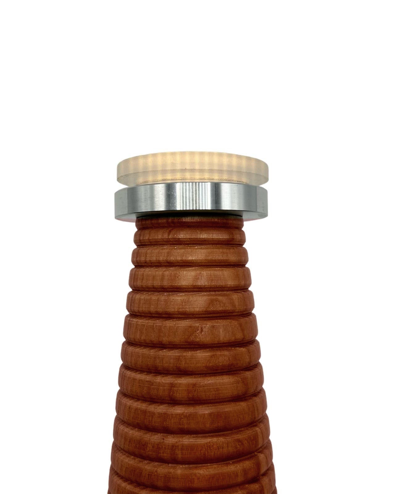 Ribbed Teak Style Bordlampe - Oppladbar