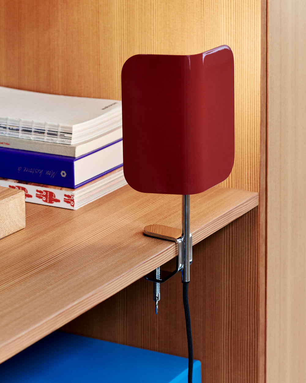 Apex Clip Lamp – Maroon Red