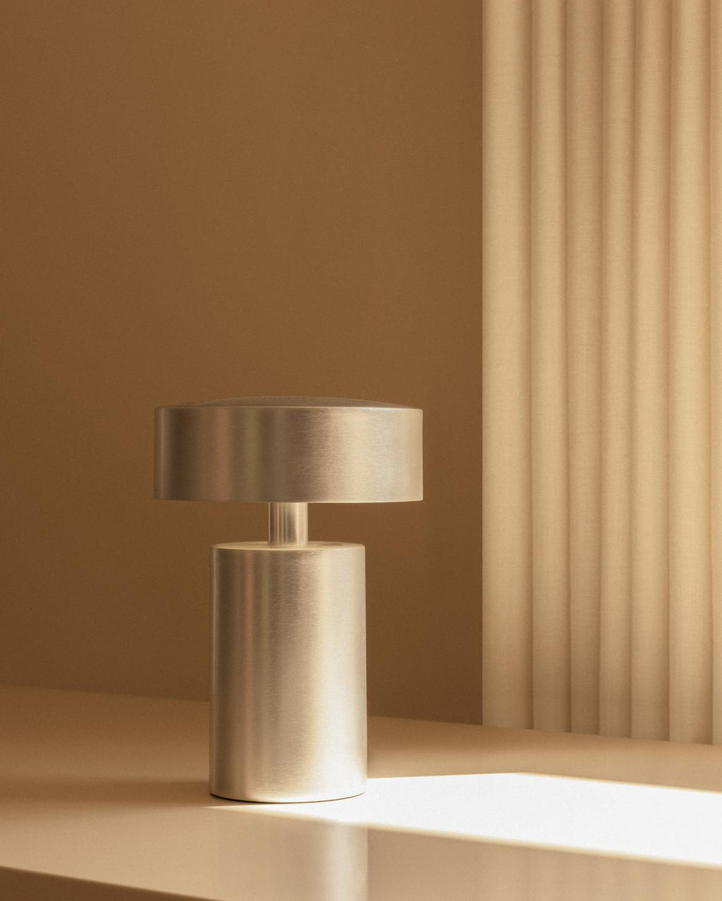 Column Bordlampe Portable - Bronzed Aluminium