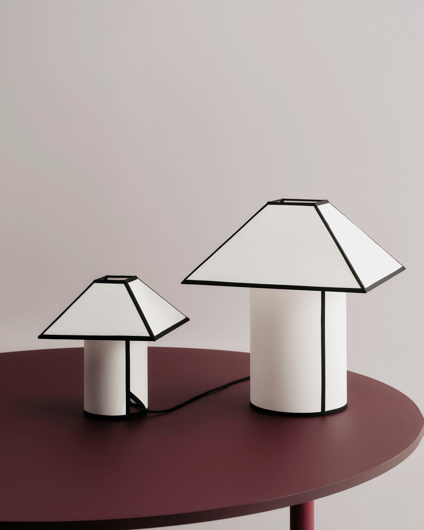 Ava Pyramid Bordlampe 450