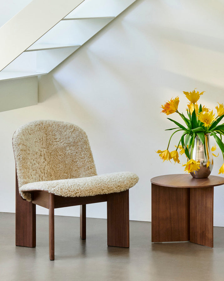 Chisel Lounge Chair - Valnøtt / Saueskinn