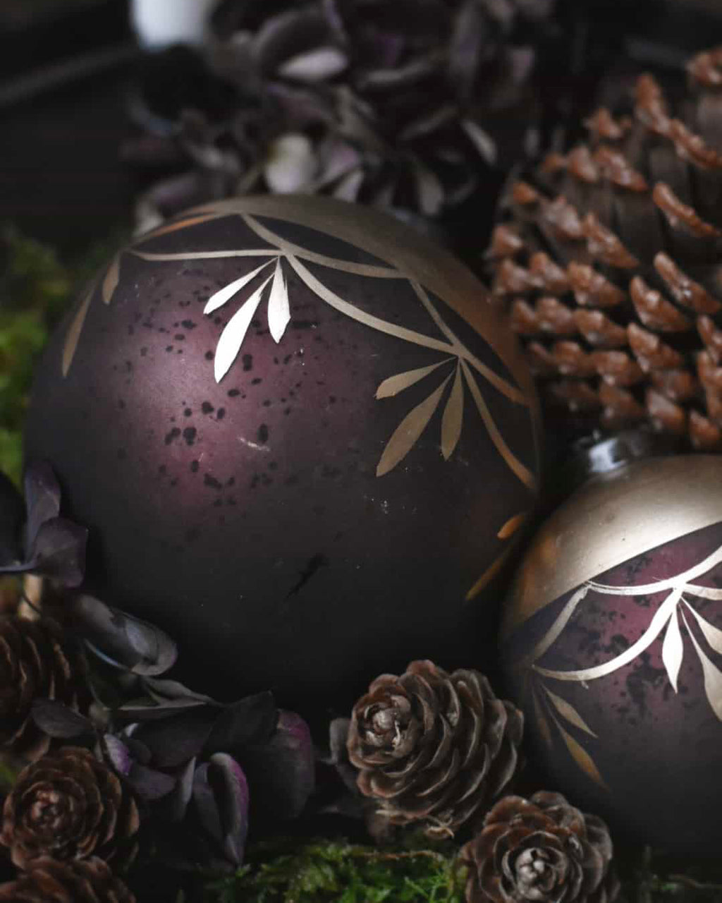 Julekule Glass - Burgunder/Gull