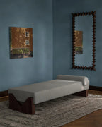 V Daybed Boucle Sand