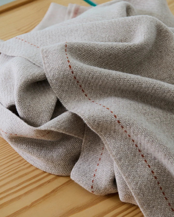Ecru Highland Pledd - Beige