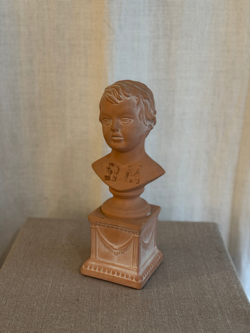 Byste Hode Terracottafarget