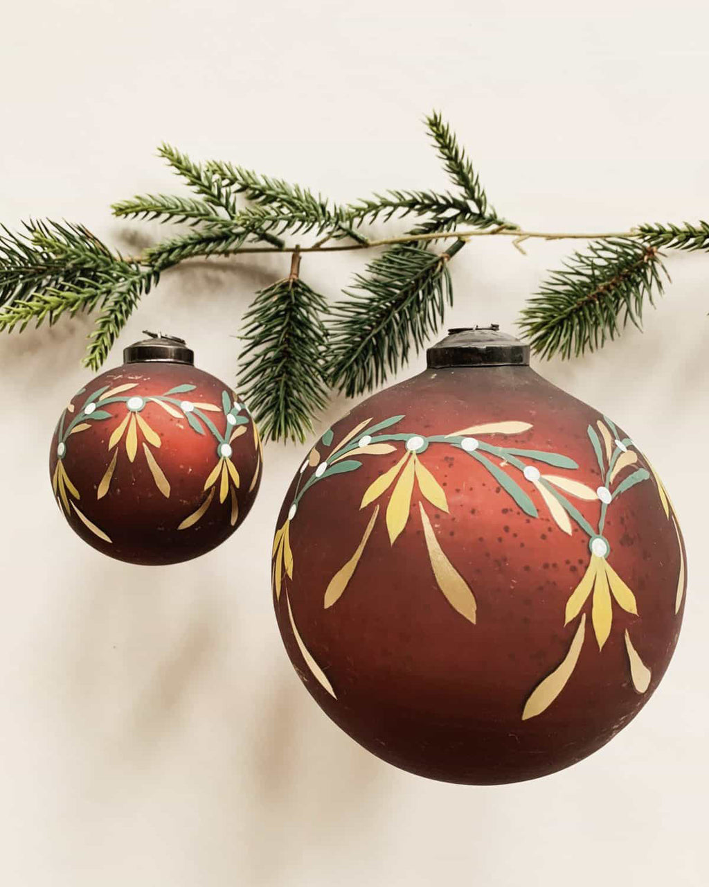 Julekule Håndmalt - Rød/Gull