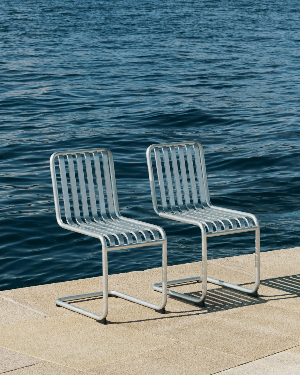 Palissade Cantilever Chair