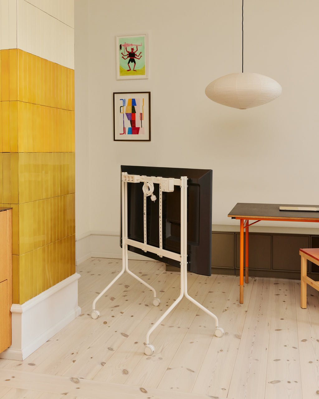 TV-Stativ - Moon Rollin