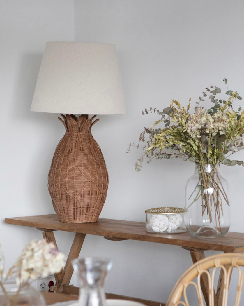Pineapple Rattan Bordlampe