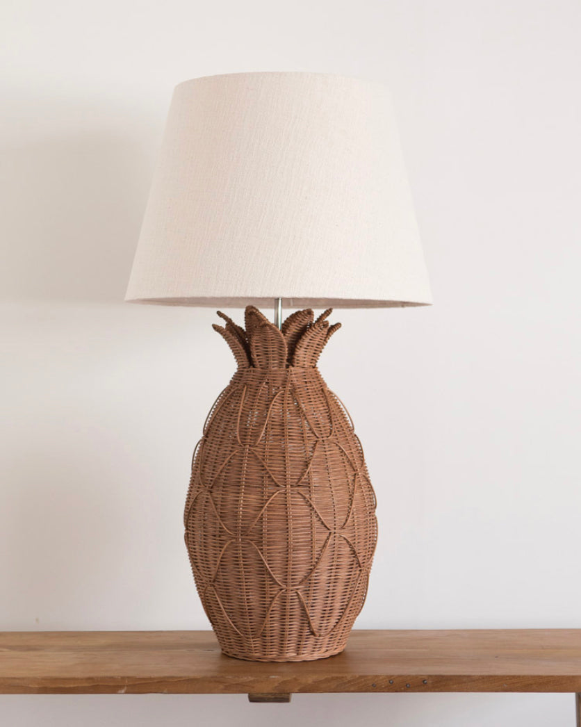Pineapple Rattan Bordlampe