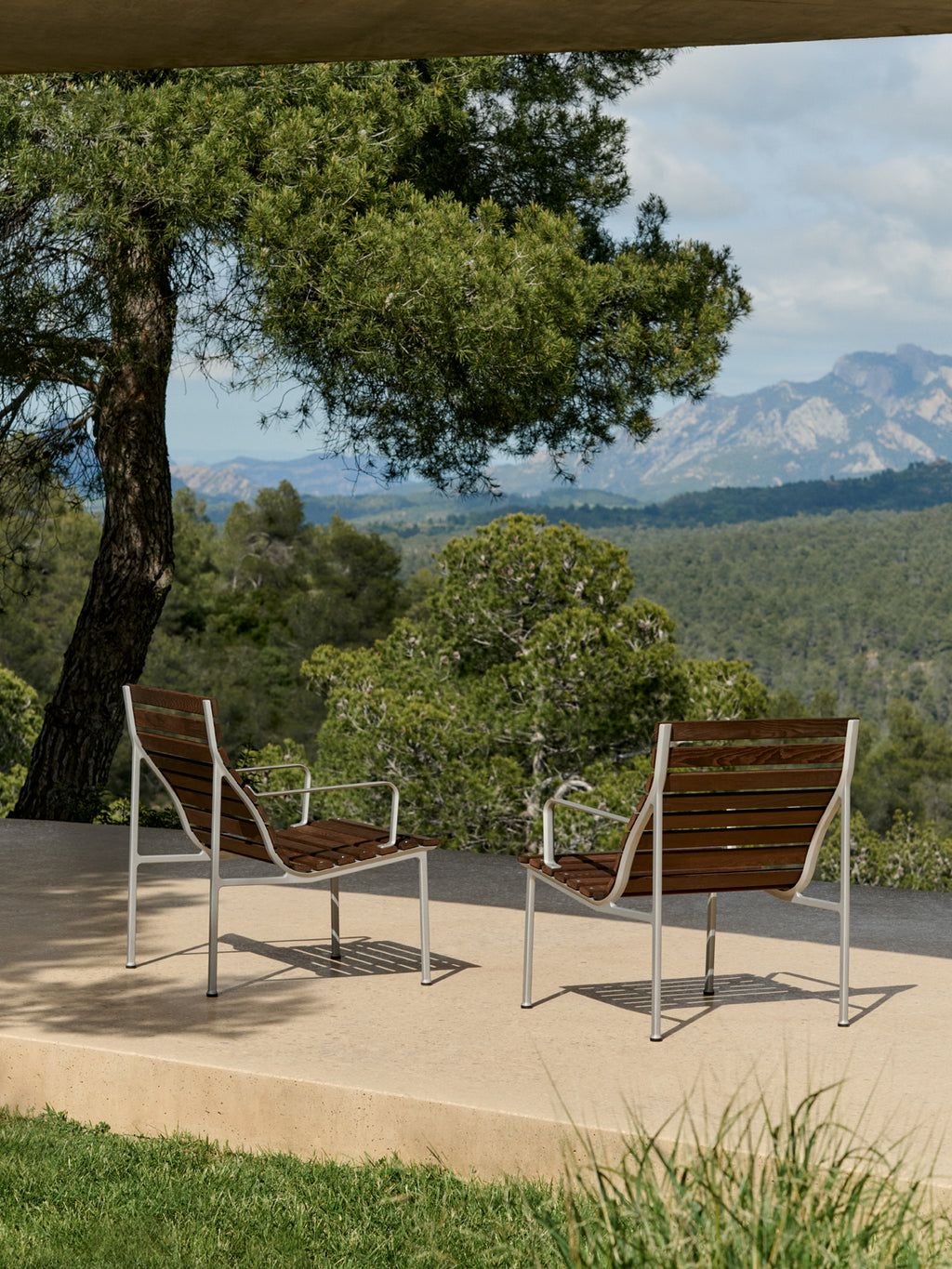 Traverse Lounge Armchair