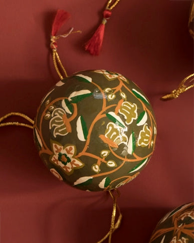 Julekule Håndmalt - Grønn/Gul/Krem